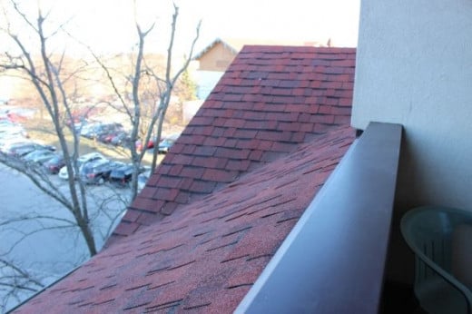 Balcony to the right