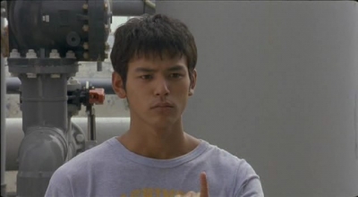 Satoshi Tsumabuki as "Suzuki" in the Shinobu Yaguchi film Waterboys (2001)