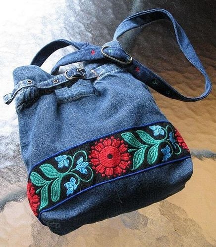 Upcycling Jeans and Pants into Bags