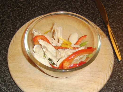 Turkey and bell pepper slices