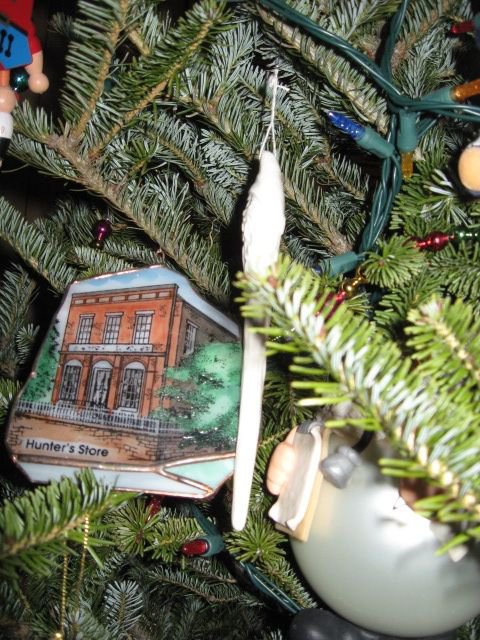 Stained glass ornament of old Hunters Store in Pendleton