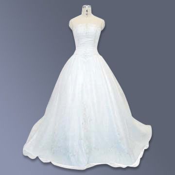 Have wedding dress, will travel