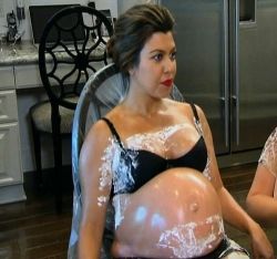Kourtney Kardashian has cast made of her pregnant form