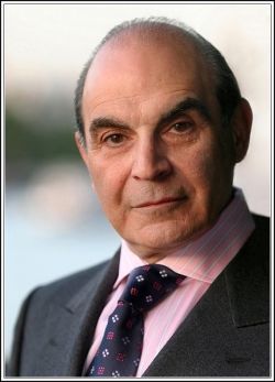 Actot David Suchet By Phil Chambers from Hamburg, Germany (IMG_6979.JPG) [CC-BY-SA-2.0 (http://creativecommons.org/licenses/by-sa/2.0)], via Wikimedia Commons