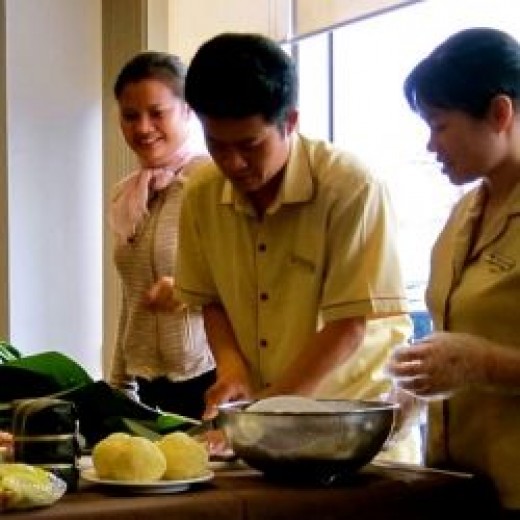 how to make chung cake Tradition of making chung cake preparing ingredients together with the process of making and cooking banh chung brings the atmosphere of the tet holiday. how to make chung cake Tradition of making chung cake preparing ingredients together with the process of making and cooking banh chung brings the atmosphere of the tet holiday.