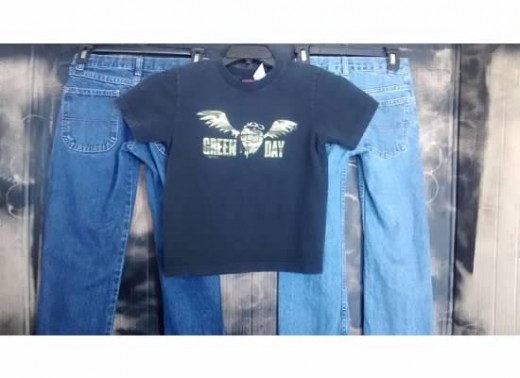 Green Day Capsule: 2 pair of jeans and a Green Day T-shirt.