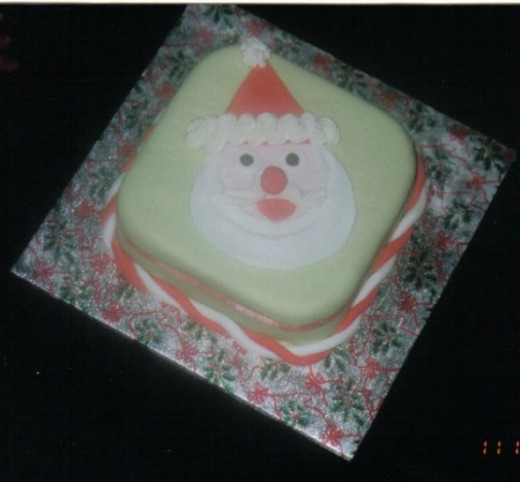 Smiley Santa Christmas Cake