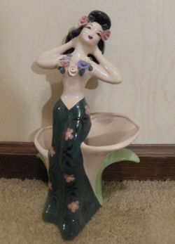 Kaye of Hollywood Pottery Figurine
