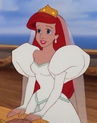 Ariel and the epic sleeves of puffiness