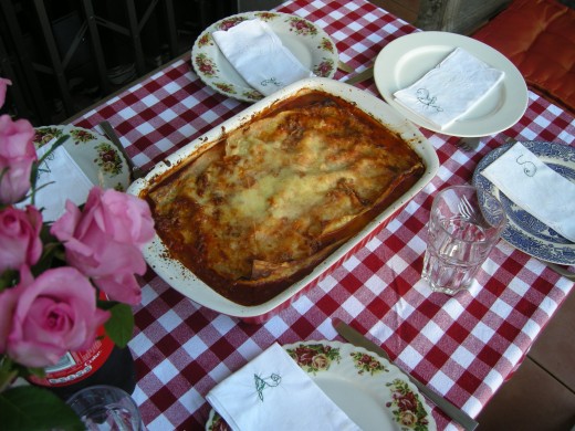 'Mangiare" means eat in Italian