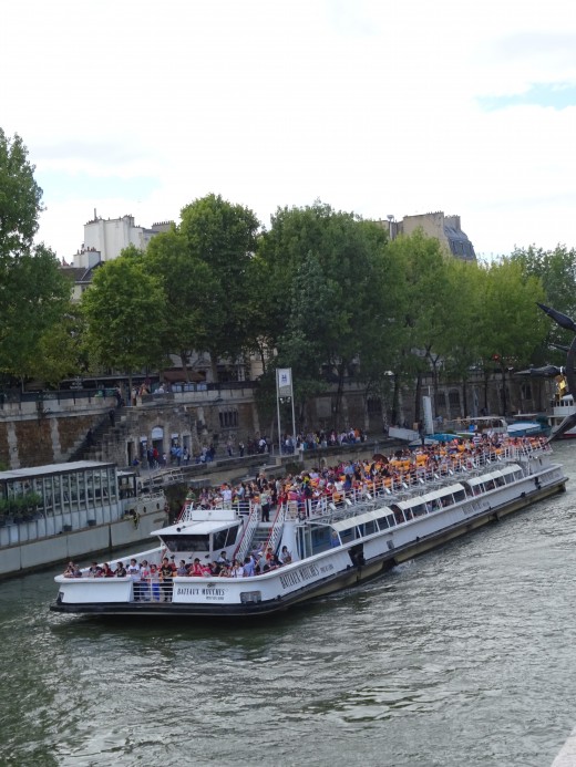 The Paris boats are packed