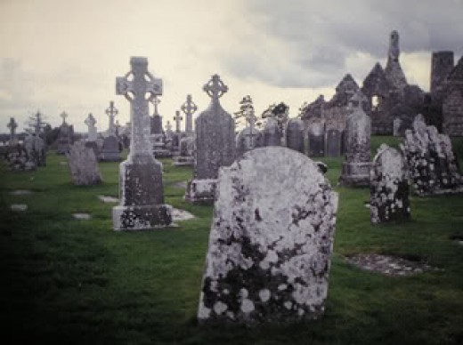 What would your Tombstone say? The usual Name & dates? A quote? Lyrics? Let us know 