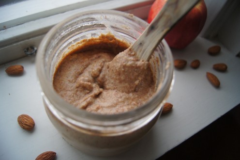 There's nothing better for breakfast, than some creamy cinnamon spread on toast. It's the best!