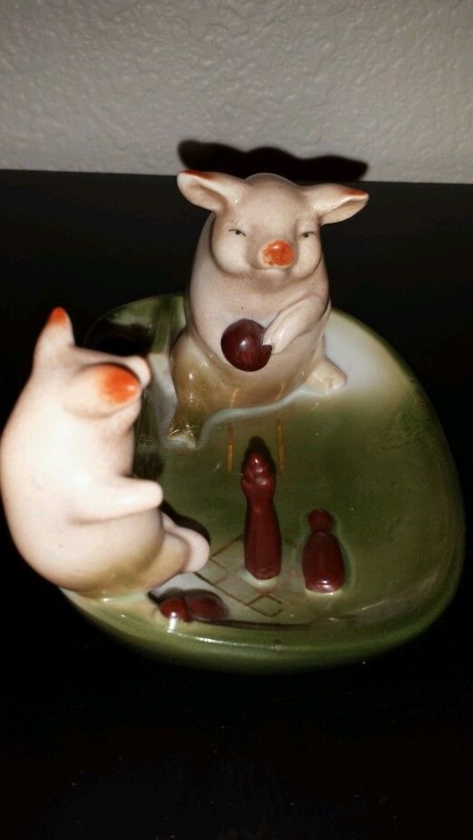 Another bowling example. This fairing sold for an amazing $296 on ebay. Very Rare indeed. Another bowling example. This fairing sold for an amazing $296 on ebay. Very Rare indeed.