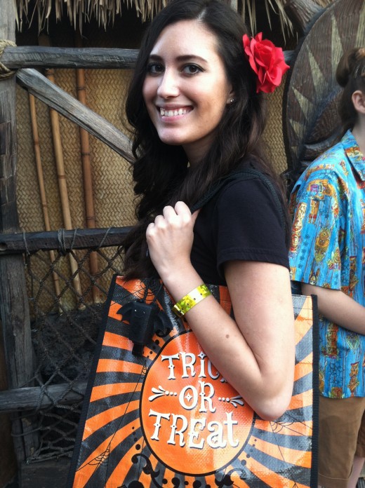 Here I am with my trick-or-treat reusable tote bag!