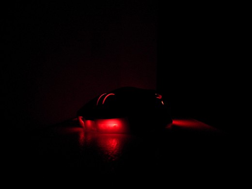 The mouse's backlighting feature in action