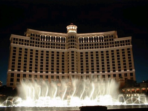 bellagio fountains at night