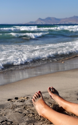 Ah, lovely relaxing feet!