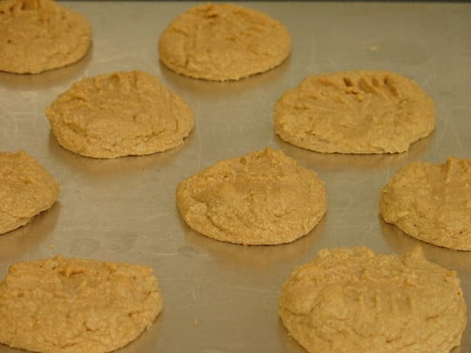 Check out these wonderfully delicious looking peanut butter cookies. 