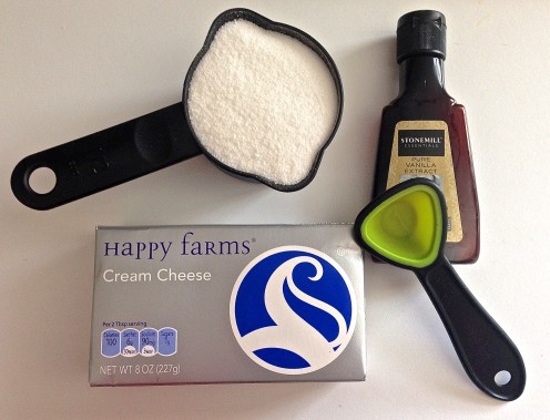 3 simple ingredients for the cream cheese filling! 3 simple ingredients for the cream cheese filling!