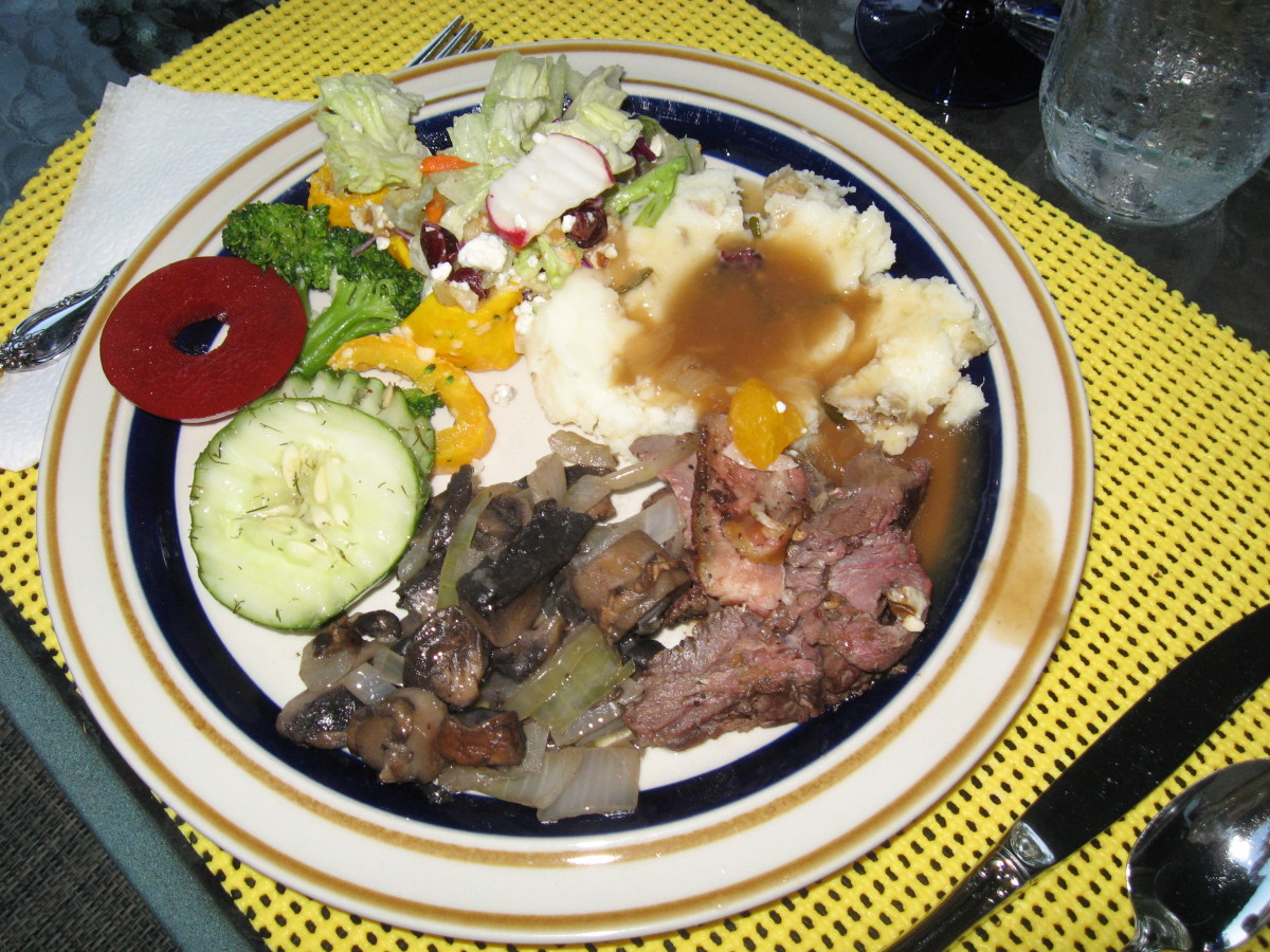 Here we had salad, mashed potatoes with brown gravy, spiced apple rings and the host's family recipe of German marinated cucumbers.