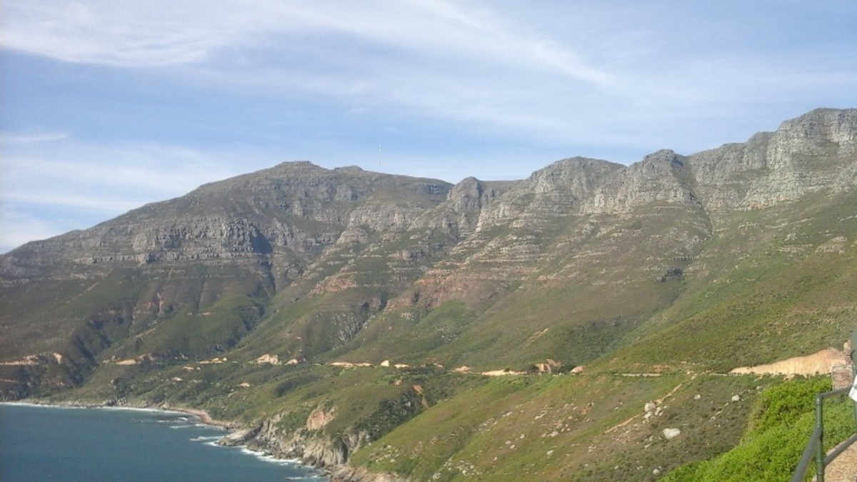 Table Mountain Range - the 'spine' of the Cape Peninsula 
