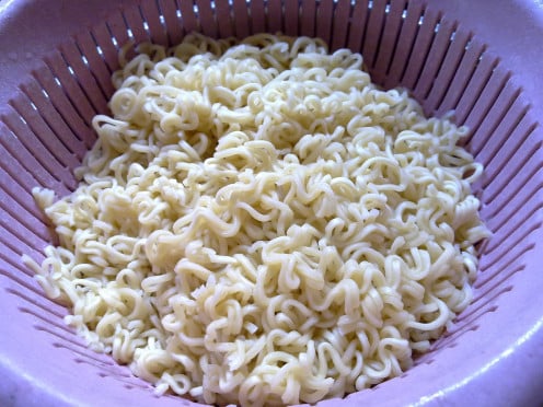 Instant noodles are advisable to be soaked and boiled before cooking