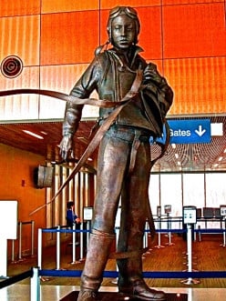 Hero Statue Honors Forgotten Tuskegee Airmen Joe Gomer
