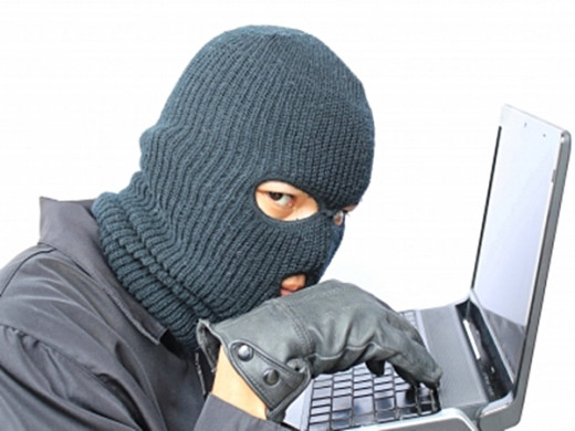 Robbers are looking for victims on Facebook.