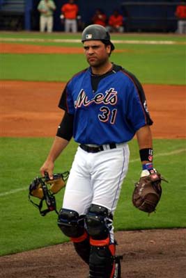 Mike Piazza's 427 lifetime homeruns is the most of all-time from a catcher.