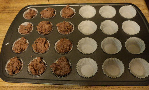 Mini-Muffin Tin with 12 Batter Filled Cups