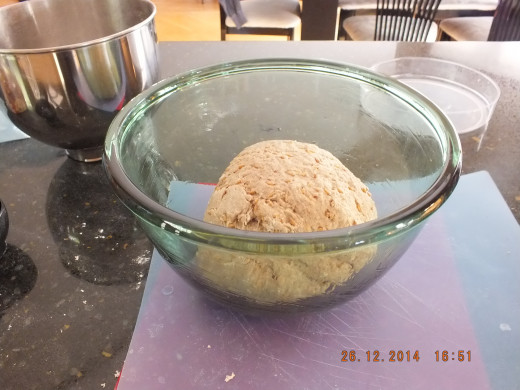 I have oiled the bowl so that the rising bread can rise unimpeded.