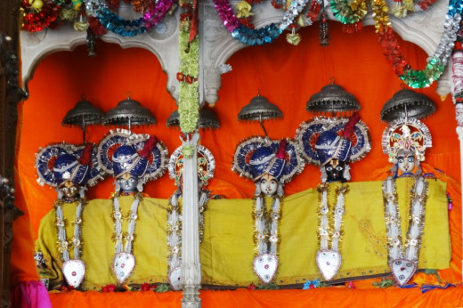 Idols Of Lord Rama with Sita Drvi & Lord rama's brothers in Badaa asthan