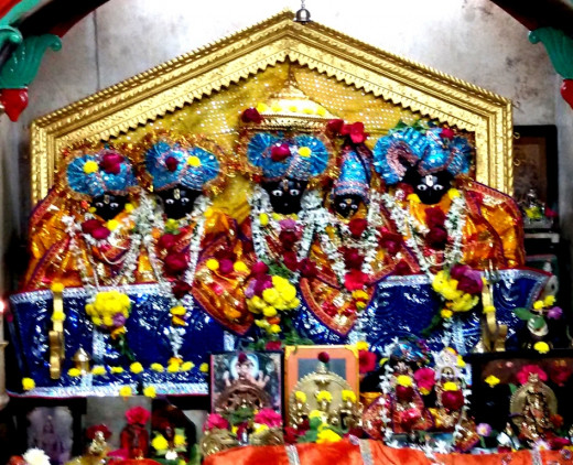 Idols of Lord Rama (the black one at the centre) & others inside Kaleram temple