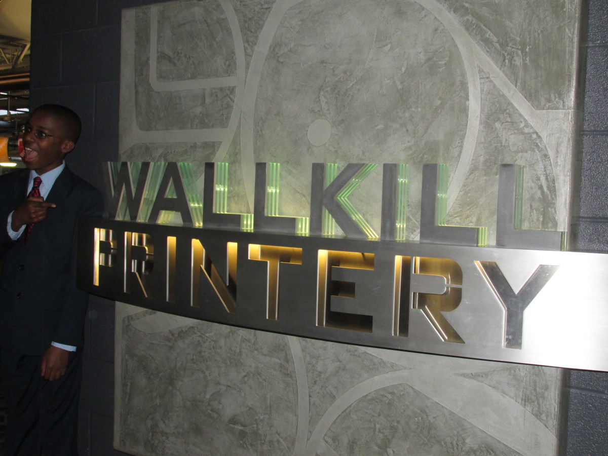 The Wallkill Printery, supplies Bibles in Braille and hundreds of languages such as Chinese, Hindi, French and Korean. 