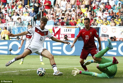 'Raumdeuter' scoring a typically unfashionable goal against Portugal in the 2014 World Cup.