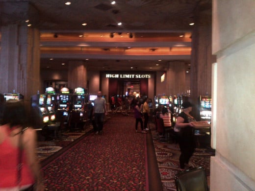 mgm grand casino hours