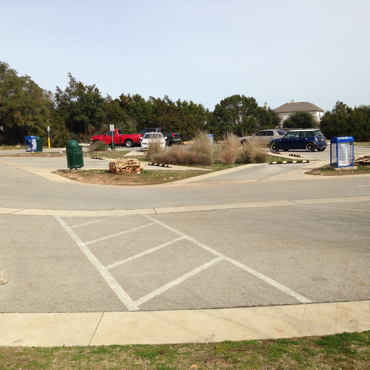 Cat Hollow Park Round Rock TX - Disc Golf Parking area