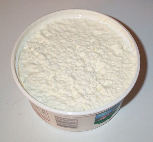Cottage cheese is a popular source of dietary glutamine among athletes.