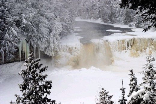 frozen Tahquamenon Falls