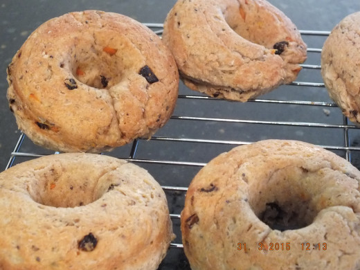 The look like bagels or doughnuts, but certainly not like a scone!