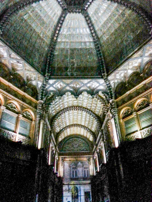 This was how the arcade looked when L&aacute;szl&oacute; opened the first gate.