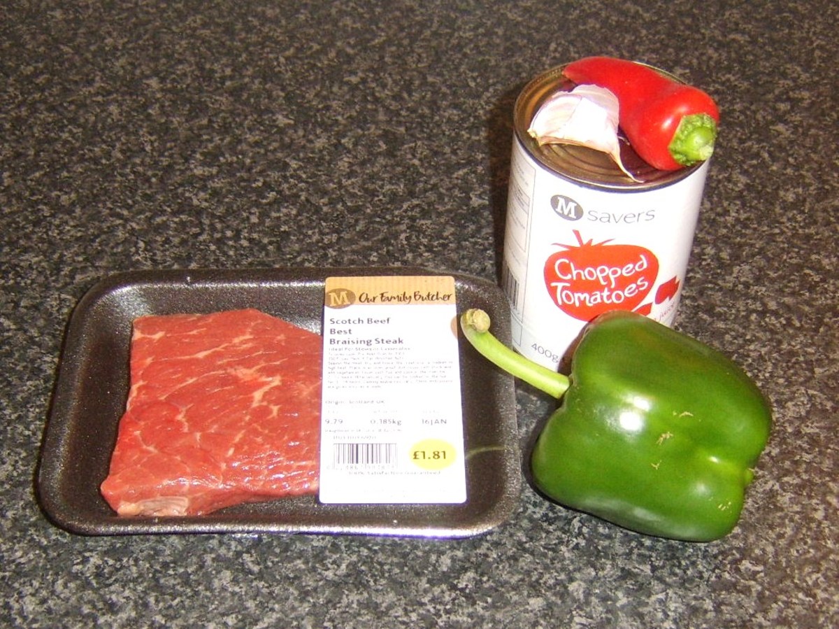 Basic spicy beef and tomato stew ingredients