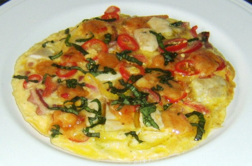 Chicken, bacon, mixed pepper and spicy cheese frittata