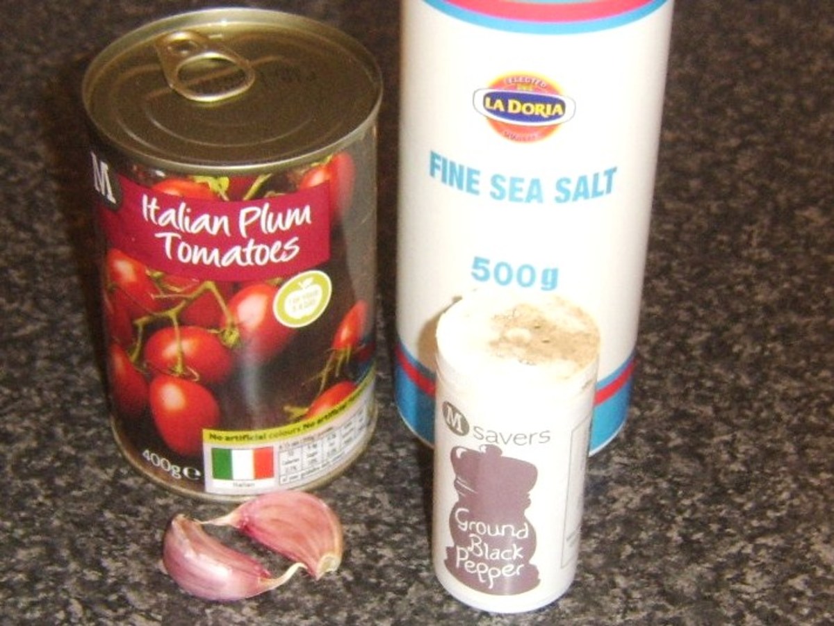 Basic tomato sauce ingredients
