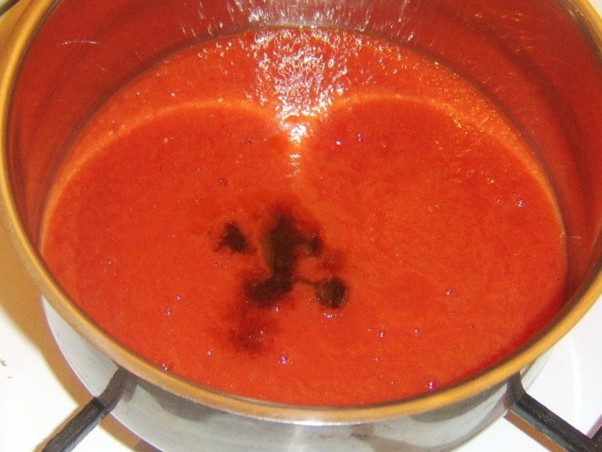 Spicy sauces added to blitzed tomato sauce