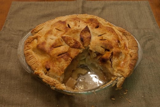 Experts contend the best tasting apple pies are those that combine both tart and sweet apples.