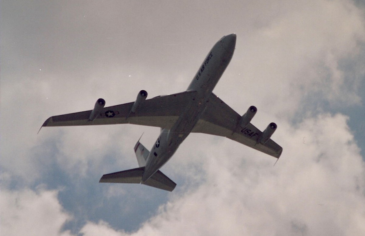 A USAF C-135 over the Washington Mall, June 1991.