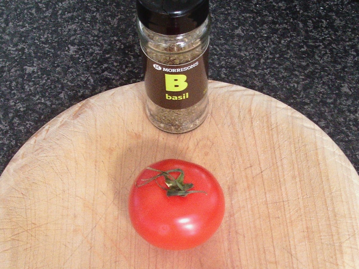 Small to medium tomato and dried basil