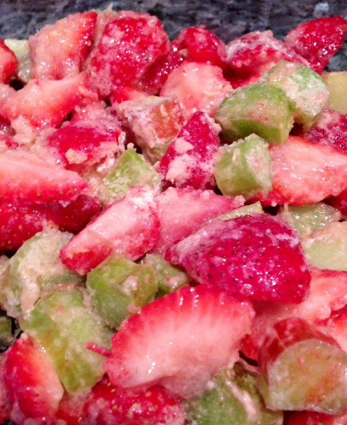 Nature's Bounty Strawberry-Rhubarb Crisp "In the Raw"